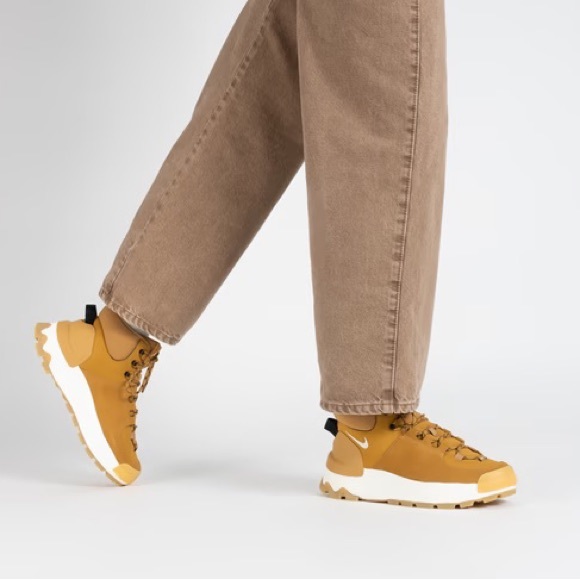 Nike Womens City Classic Boots - Picture 2 of 8